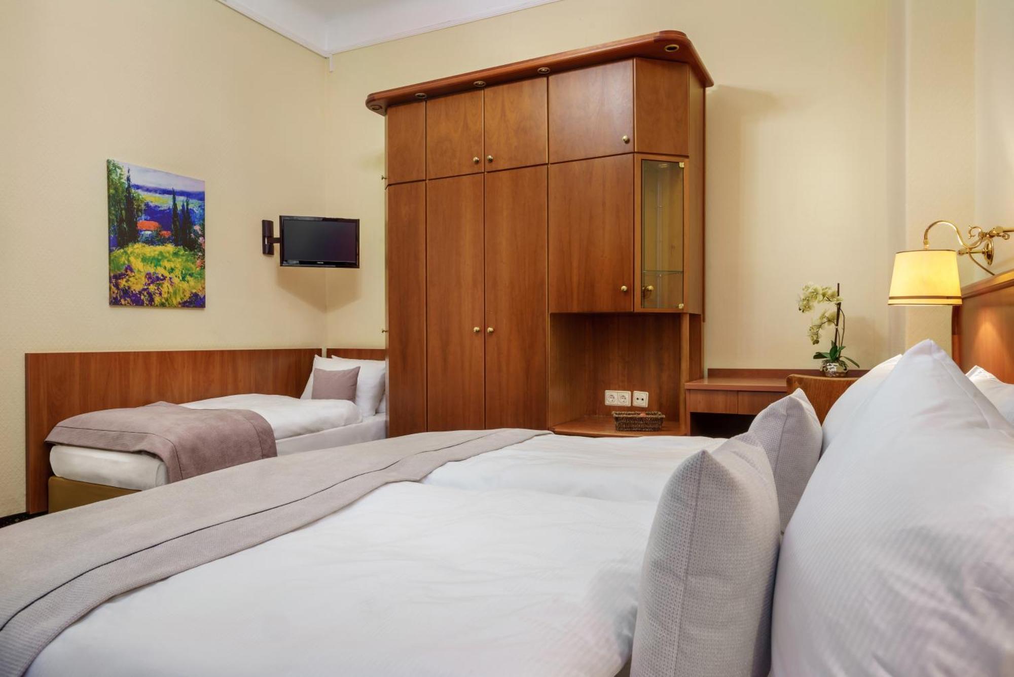 Hotel Kronprinz Hamburg Hauptbahnhof Zewnętrze zdjęcie