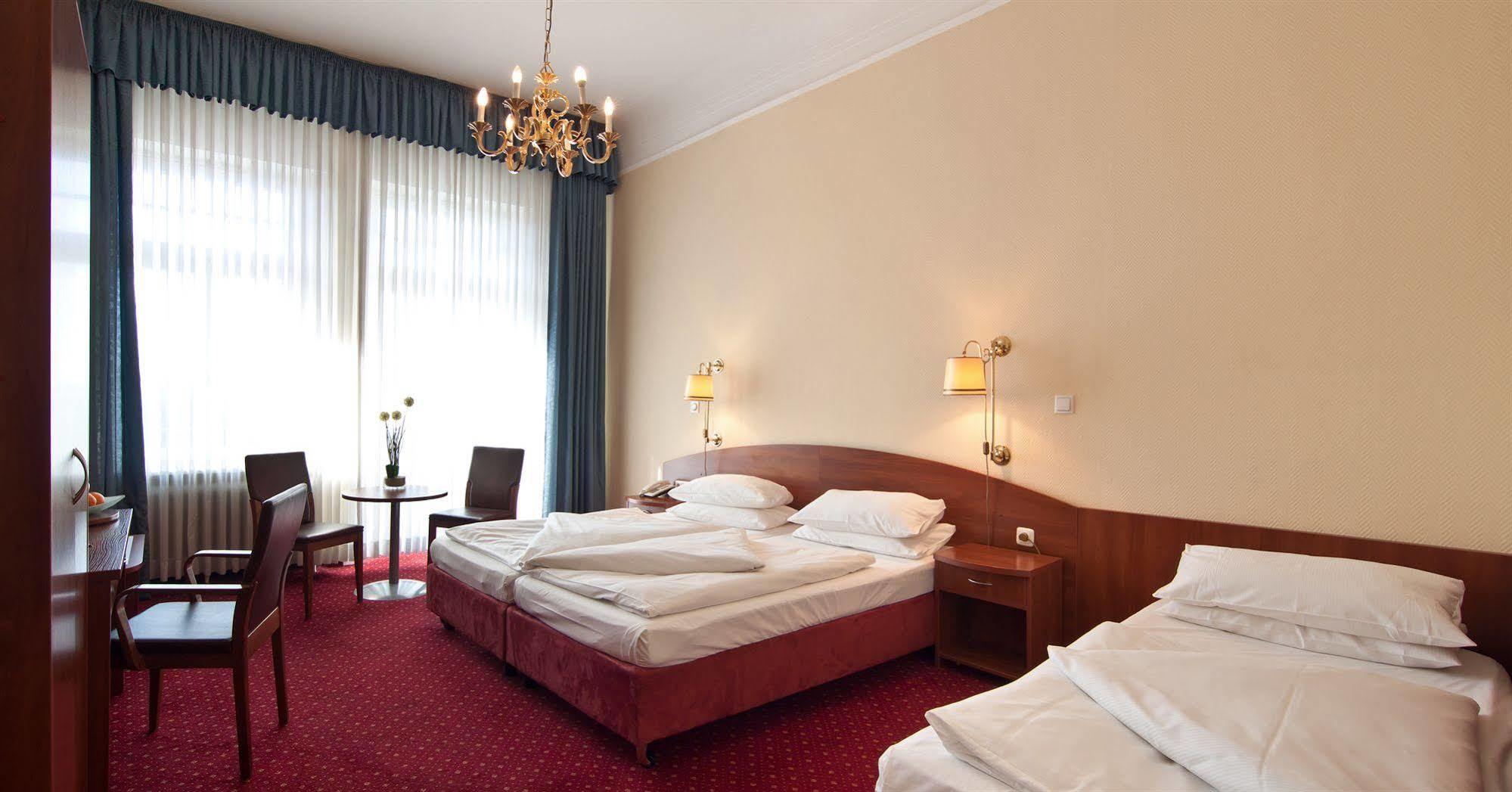Hotel Kronprinz Hamburg Hauptbahnhof Zewnętrze zdjęcie
